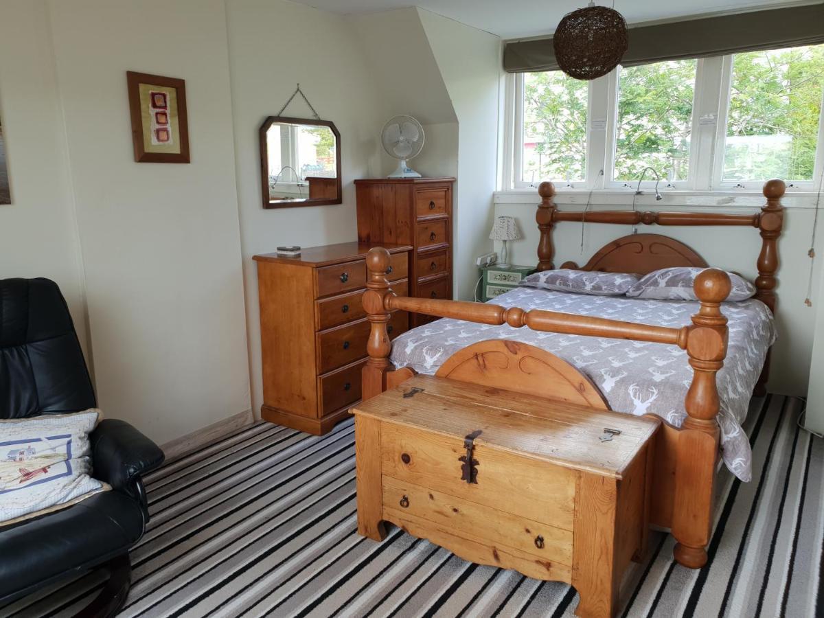 Quirky Lochside Home 因弗雷里 外观 照片